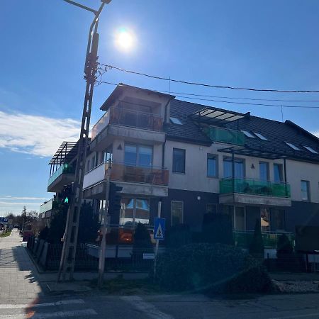 Azur Haz Gyoengyvirag Apartman Sarvar Exterior photo